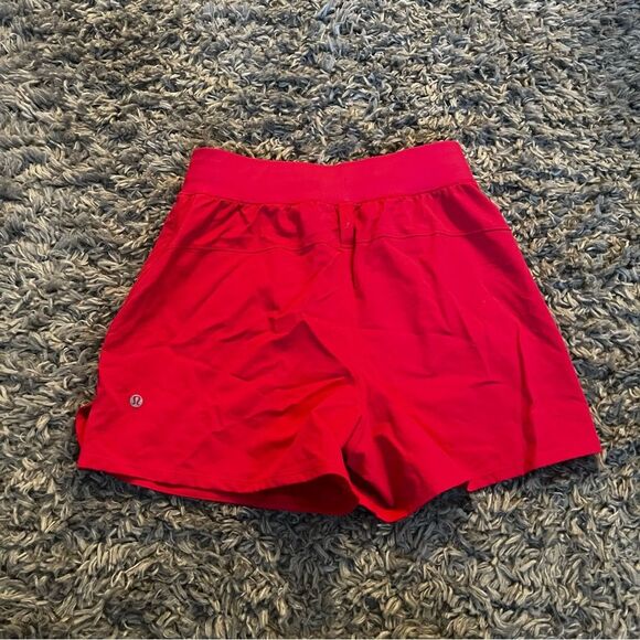 lululemon license to train 4" shorts size 4 lip gloss - Picture 3 of 3